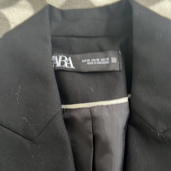 Black Zara Blazer - Picture 2 of 2